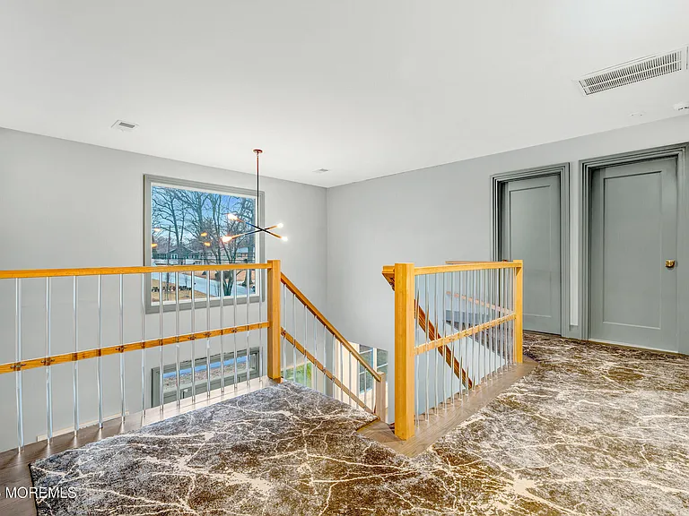 450 Wells Ave — Photo 22
