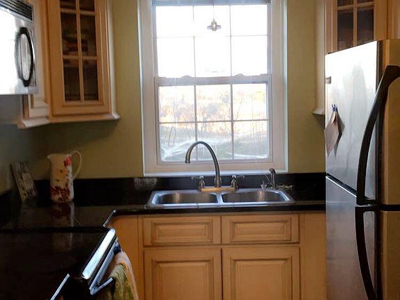 4th image of 1112 Clifton Ln APT 1
