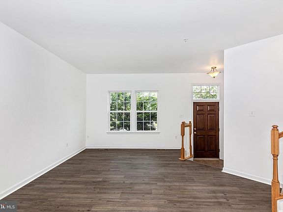 4th image of 4 Wash House Cir