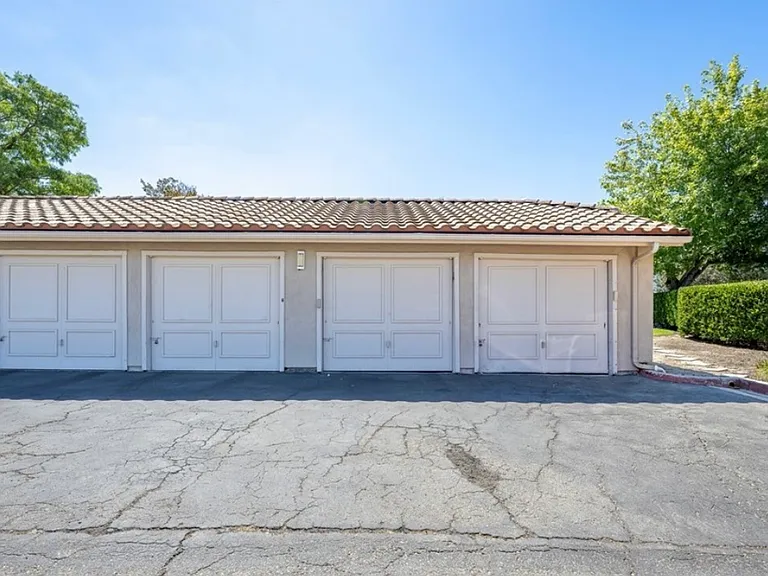 19801 Meadow Ridge Dr — Photo 28