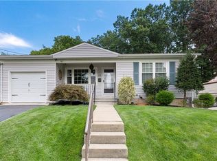 27 Ferris Rd, Edison, NJ 08817