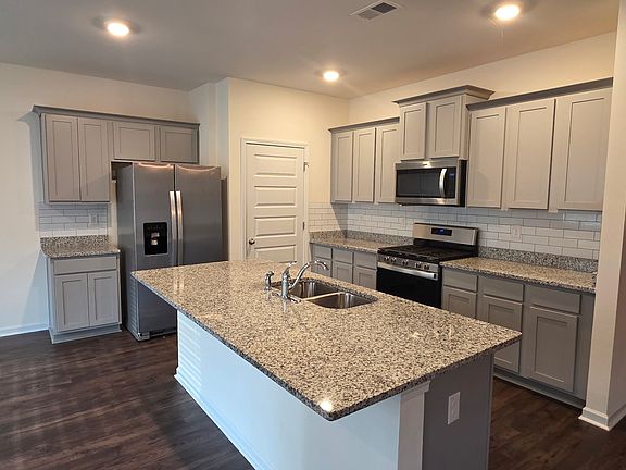 5th image of 4113 Spencer Ln