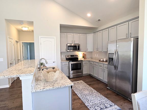 5th image of 408 Barbaro Ct