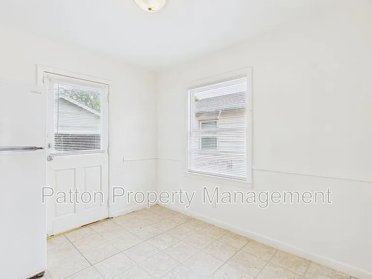 4308 S Jackson St — Photo 10
