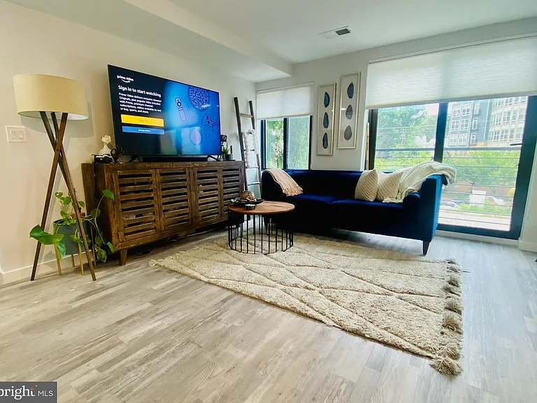 700 Roeder Rd #201 — Photo 9