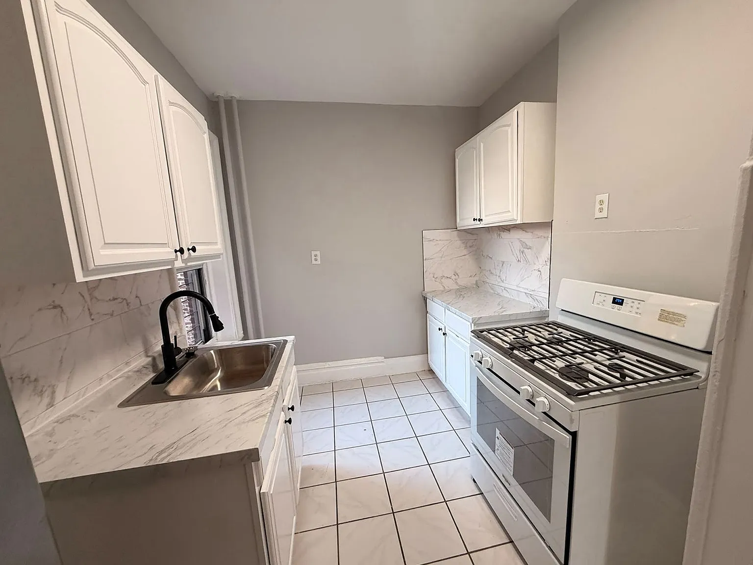 2 bed, $1,950 — Photo 2