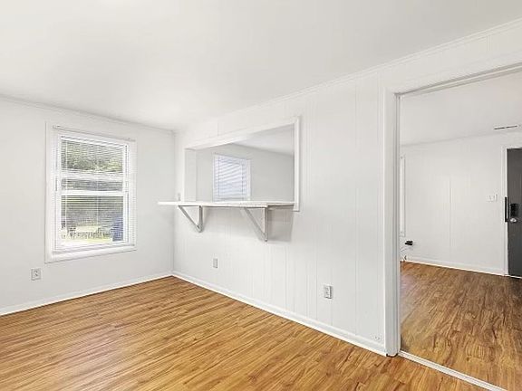 5th image of 2528 Glenbrook Dr