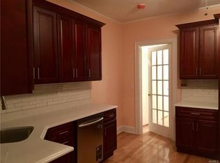 26 Coligni Ave, New Rochelle, NY 10801