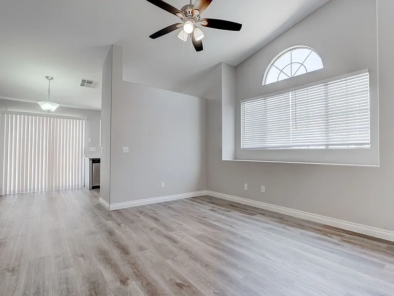 1613 Cathedral Peak Ct — Photo 3
