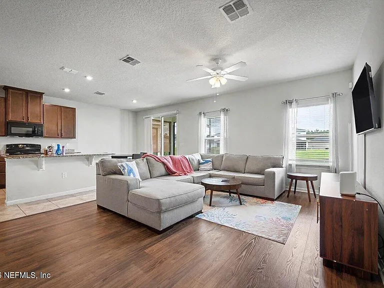 11443 Tiburon Dr — Photo 3