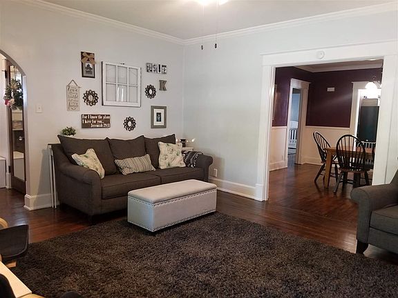 3rd image of 1823 College Ave