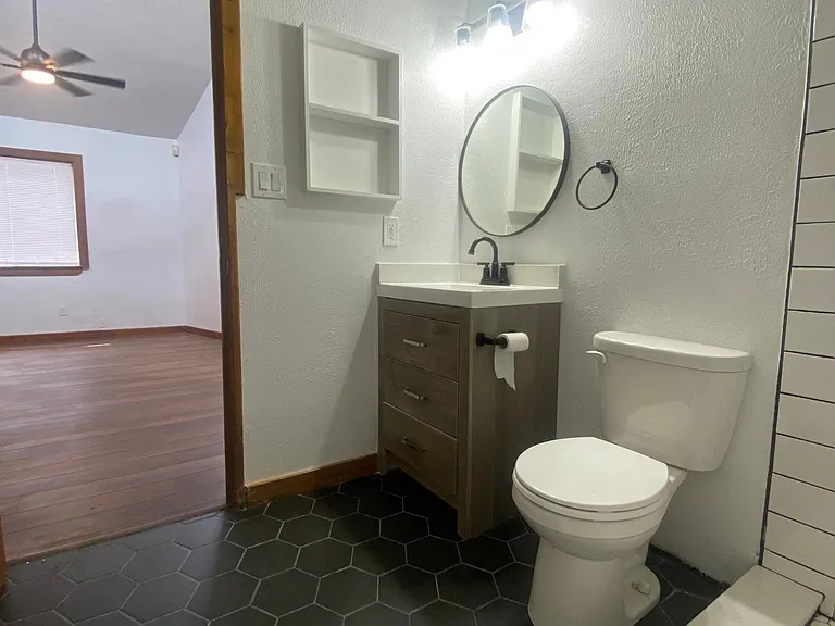 1712 Lead Ave SE #C — Photo 9