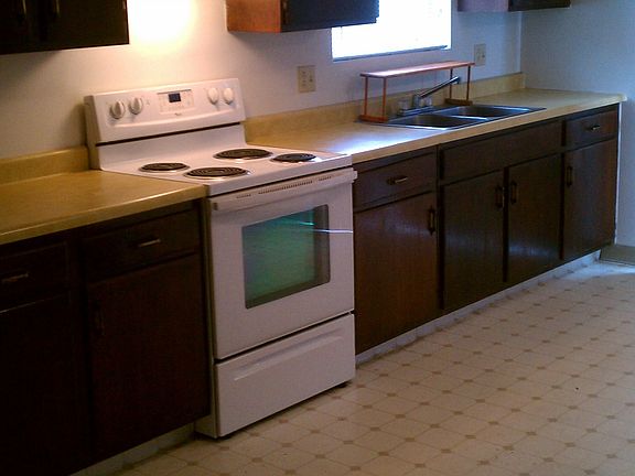 4th image of 944-946 N Highland Ave SE