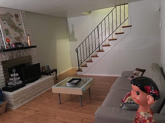 The last tenants made this place their home for over 5 years. They were very happy with the house.