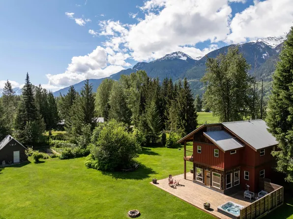 8950 Pemberton Meadows Rd, Squamish Lillooet, BC V0N 2L2