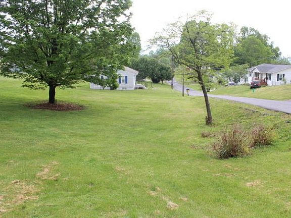 5th image of 545 Rich Dr