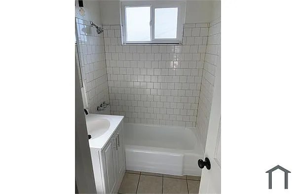 Building Photo - 545 W 91st St #3