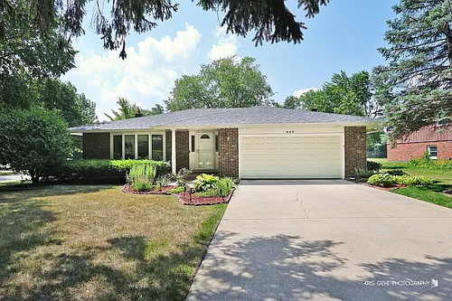 605 W Gilbert Rd Photo 1