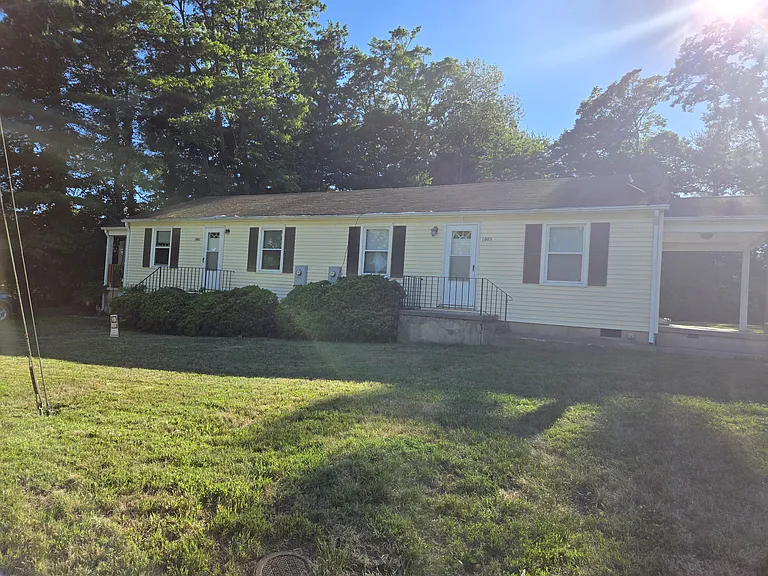 1001 Montgomery St — Photo 3
