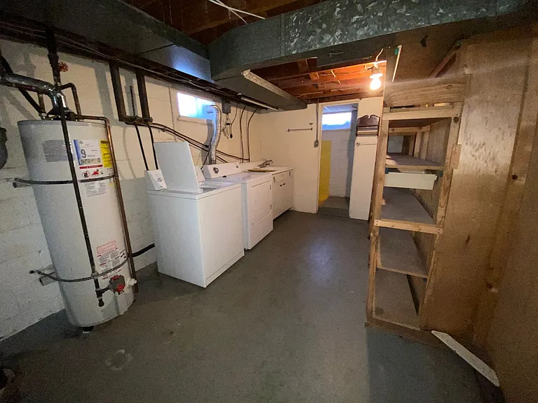 371 Adrian Dr — Photo 12