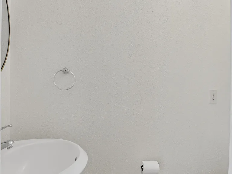 2515 Venetian Ct — Photo 14