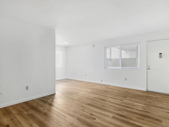 5th image of 560 Park Way