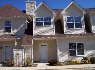 5 Daremy Cir, Medford, NY 11763