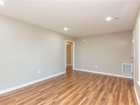 4th image of 633 Magnolia Farms Dr #D