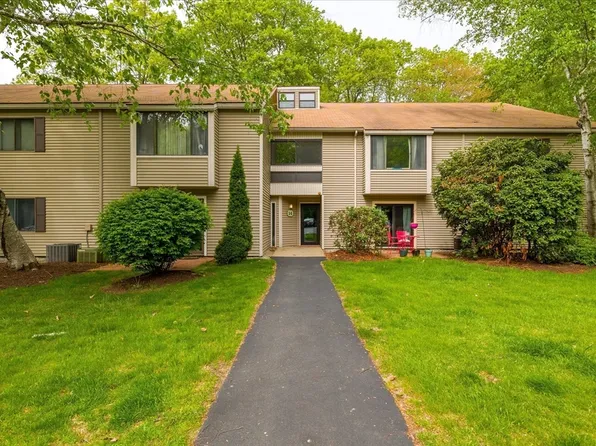 14 Thayer Pond Dr Unit 17, North Oxford, MA 01537