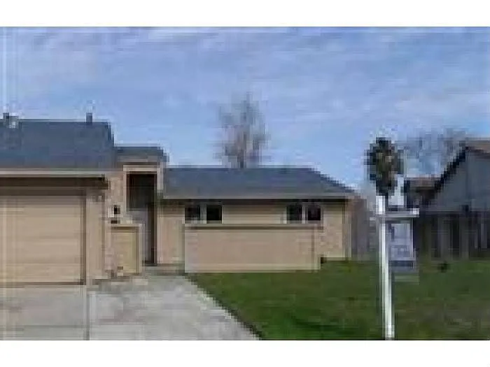 5335 Kevinberg Dr photo 1