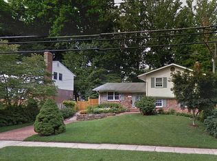 3216 Fair Woods Pkwy, Fairfax, VA 22030