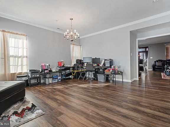 4th image of 15282 Regents Park Dr