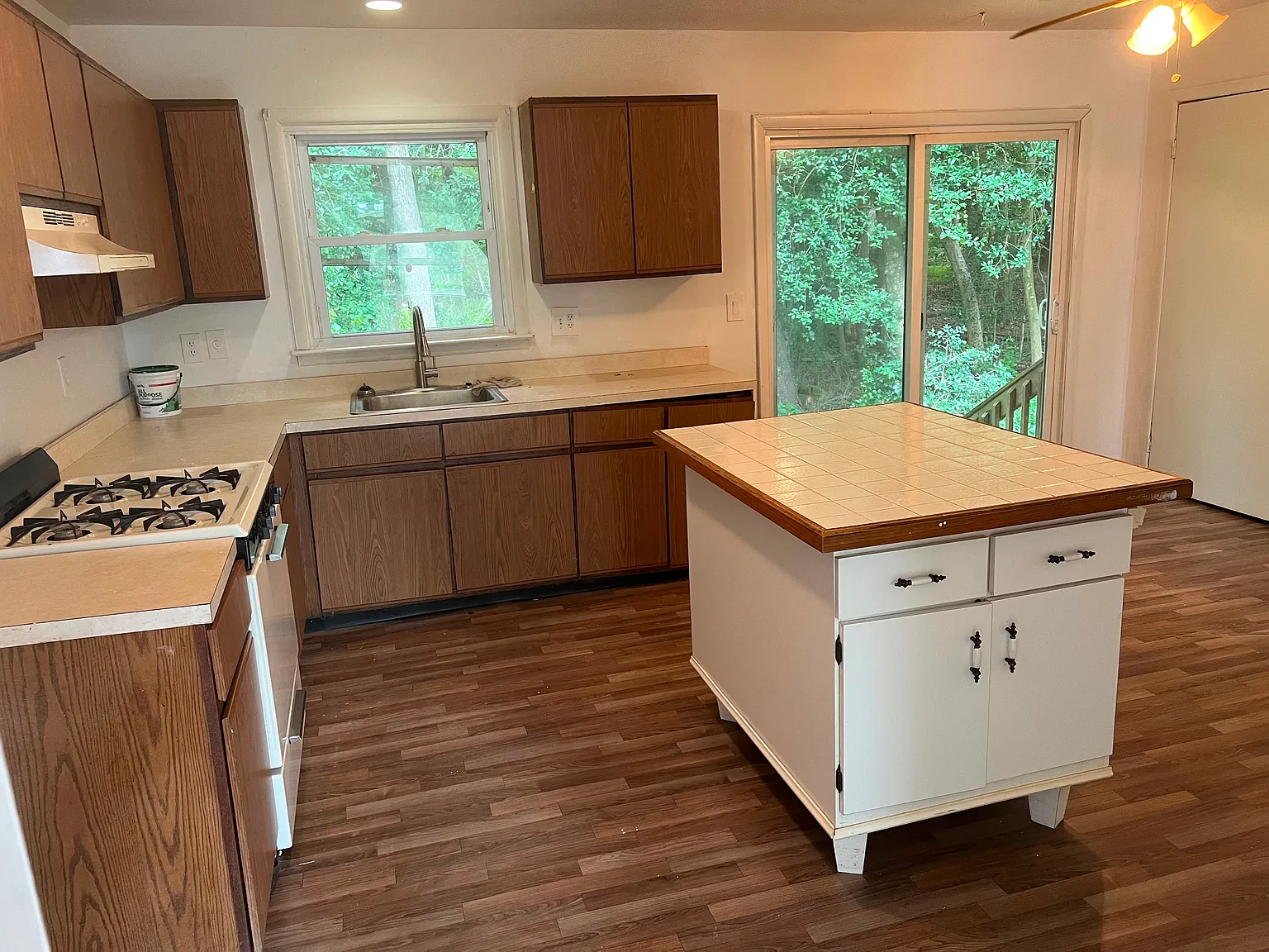 2 bed, 1100 sqft, $2,500 — Photo 2