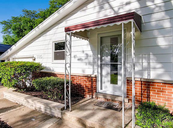3rd image of 335 Catalpa Ave