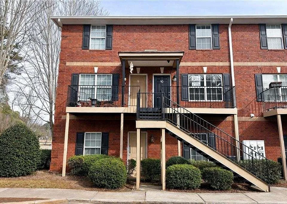 105 Whitehead Rd #10
