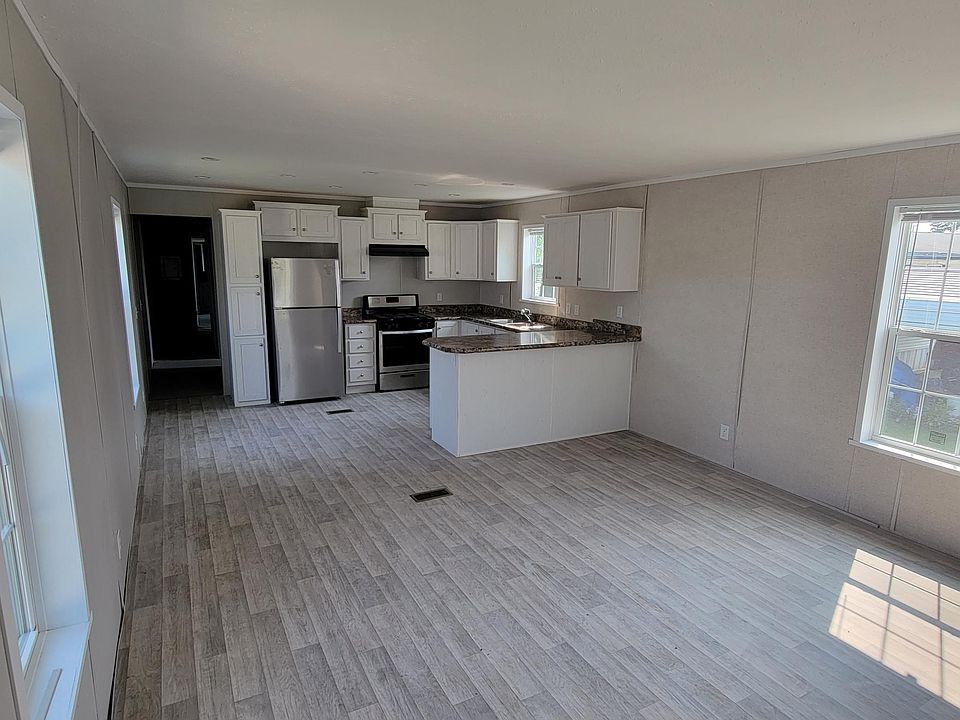 2nd image of 4 Judith Ct