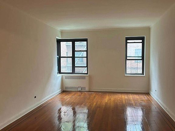 5th image of 67-71 Yellowstone Blvd #1A