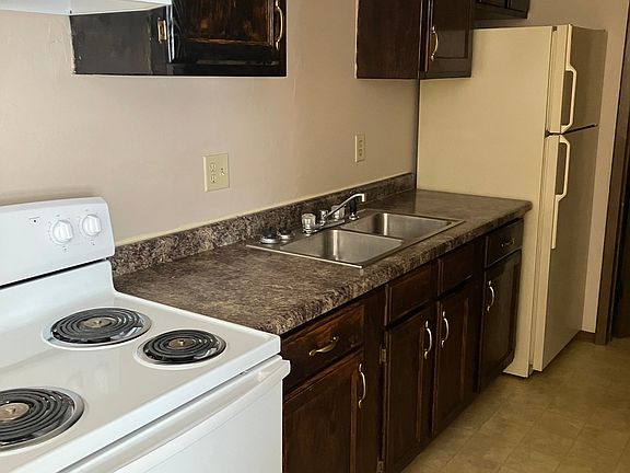 4th image of 818 Linden Dr #1