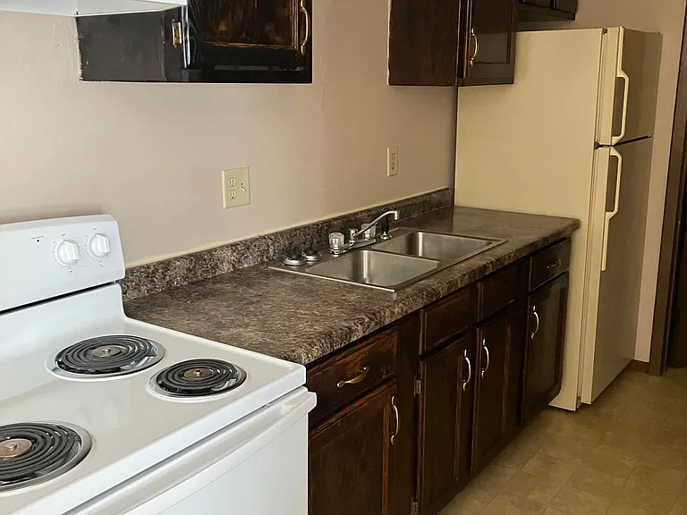 818 Linden Dr #1 — Photo 4