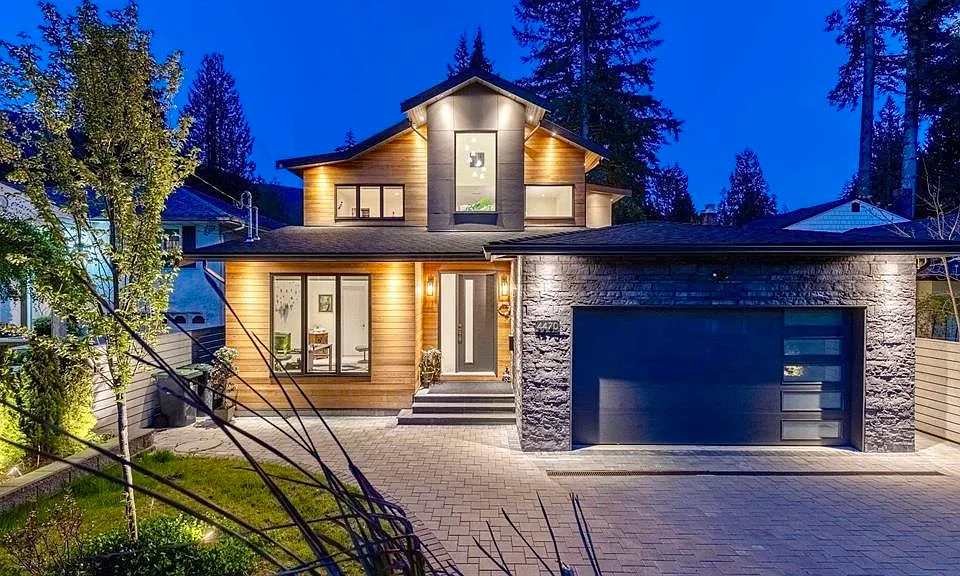 4470 Capilano Rd