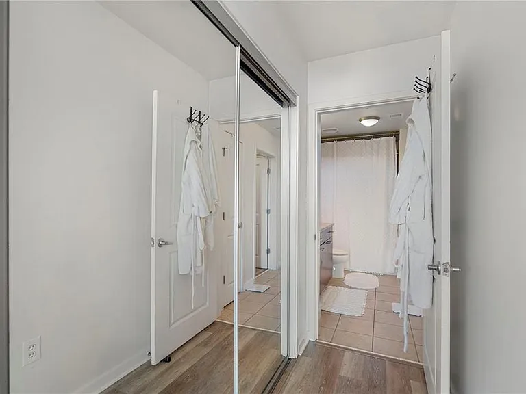 3324 Peachtree Rd NE #2208 — Photo 16