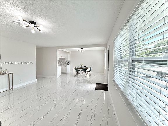 5th image of 1555 NW 6th Ave