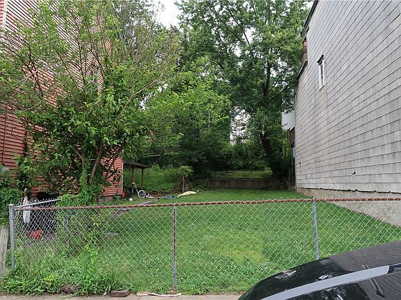 5th image of 1310 Stranmore St