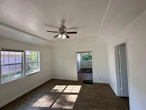 3rd image of 9 SW 42nd St