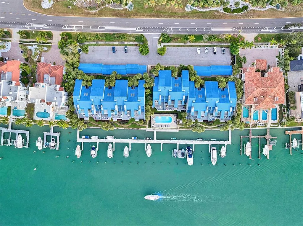 2 bed, 2.0 bath, 1580 sqft, $4,800 — Photo 3