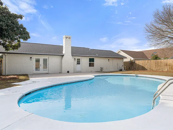 1002 Quail Hollow Dr, Mary Esther, FL 32569