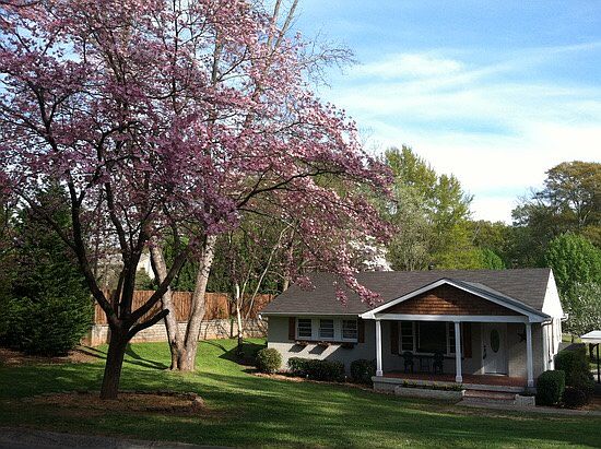 2nd image of 1400 Quarles Ave SE