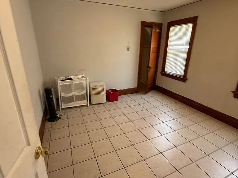 3600-02 N Vel R Phillips Ave — Photo 9