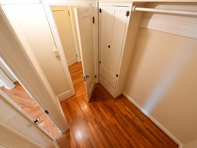 291 Lester Ave — Photo 6