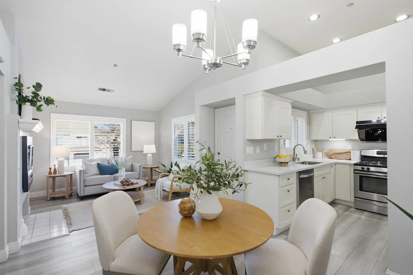 4169 Boneso Cir photo 1